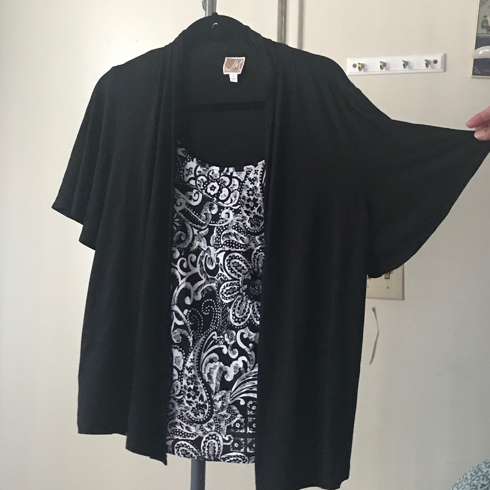 NWT JM DOUBLE-LAYERED SHORT SLEEVE TOP